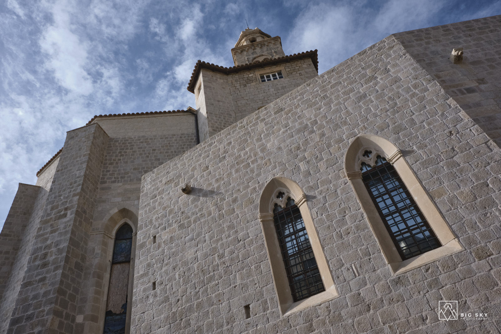 Der Dom St. Sebastian unter dem blauen Himmel von Dubrovnik