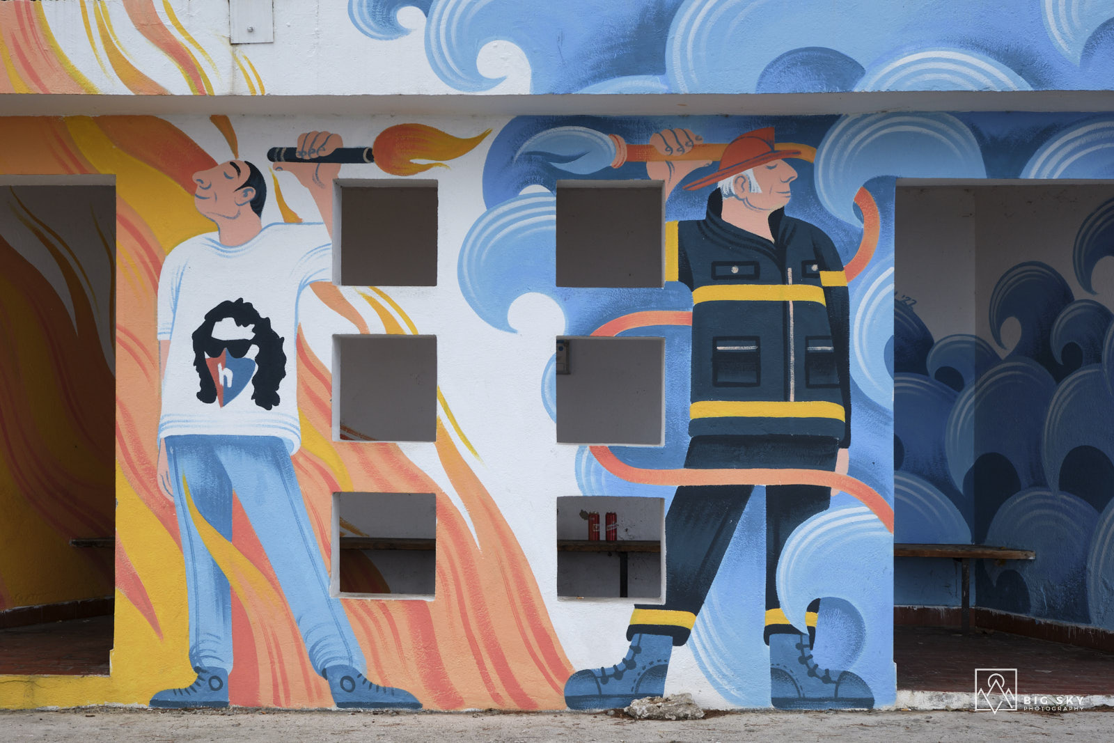 Bushaltestelle bei Podgora an der dalmatinischen Küstenstraße