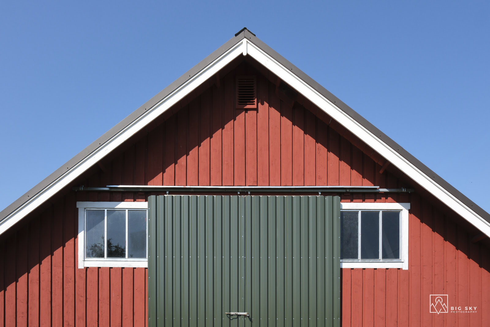 Holzhausgiebel in Hippe im Schärengarten Finnlands
