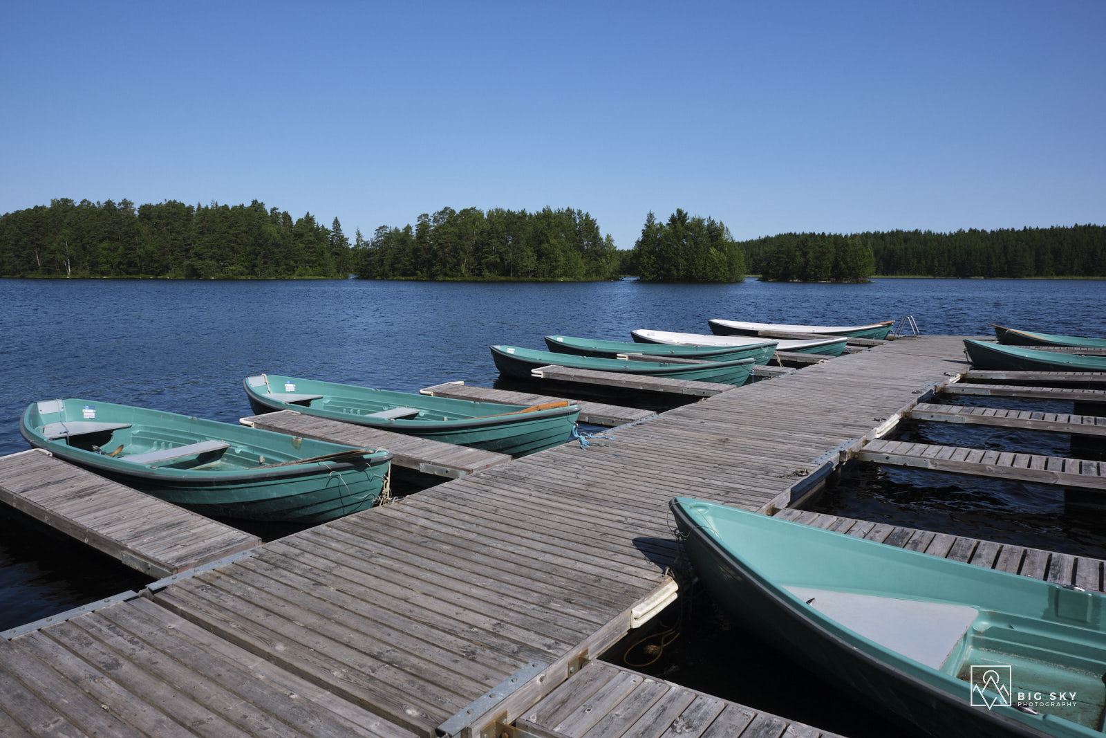 Mietruderboote im Nationalpark Teijo warten auf ihre Gäste
