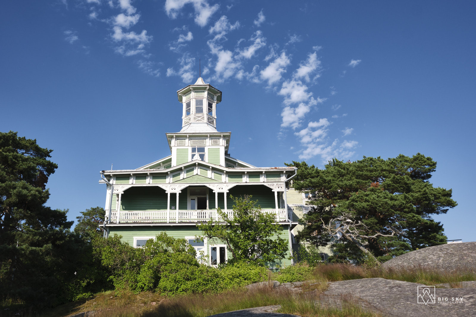Villa in der finnischen Stadt Hanko in der sowohl Finnisch als auch Schwedisch offizielle Sprachen sind.