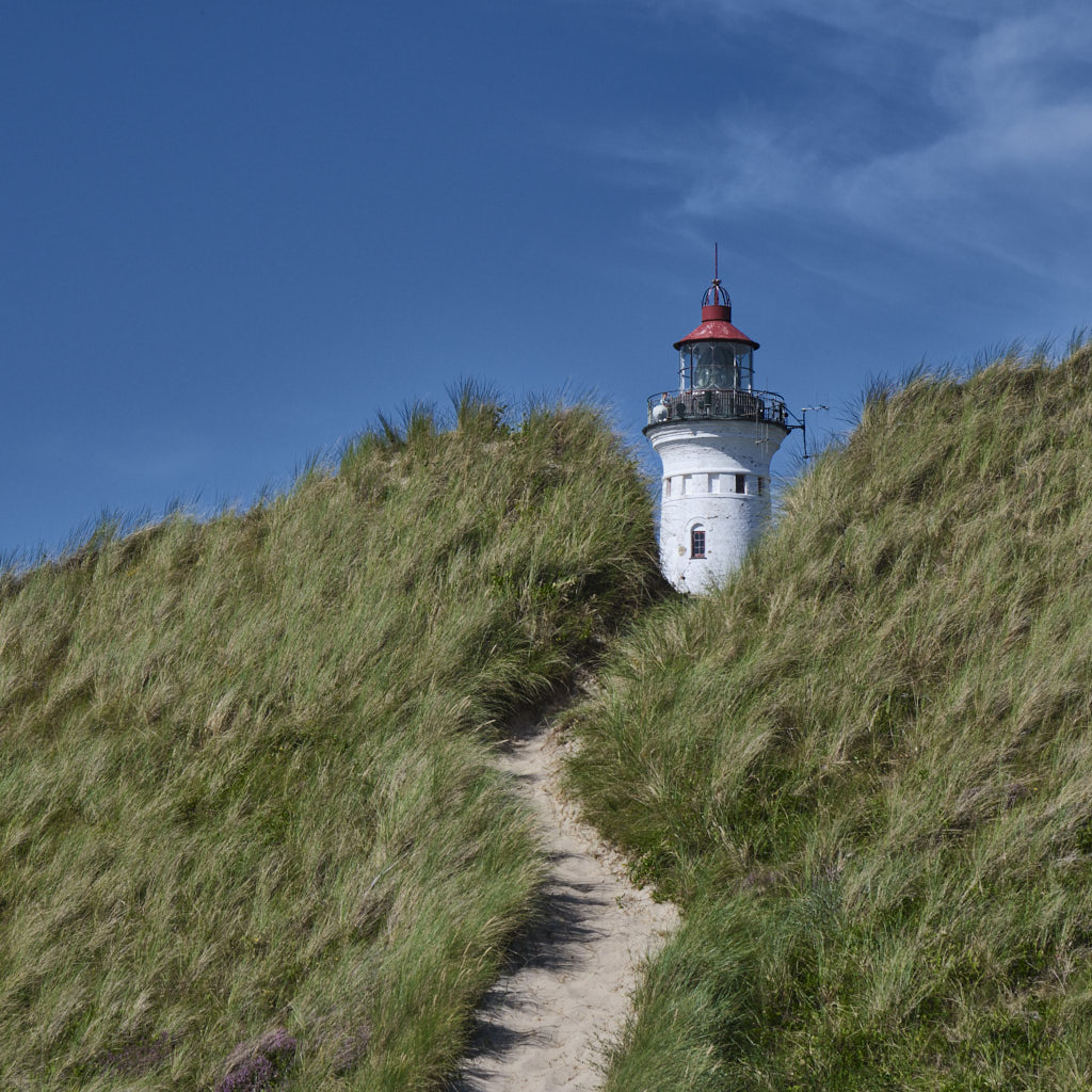 Der 38 m hohe Lyngvig Fyr - sein Licht reicht bei klarer Sicht bis zu 50 km weit